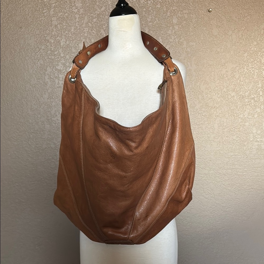 Oversized Tan Leather Hobo Bag with Slouchy Design